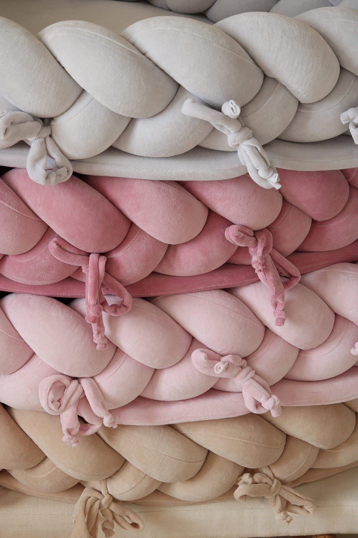 Gnijezdo za bebe s odvojivom pletenicom